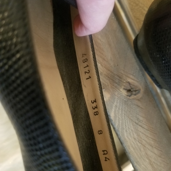 🌟 Vintage Leather Salvatore Ferragamo Women's Shoes - Picture 5 of 6